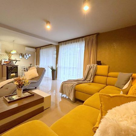 Thea Apartment Тимишоара Екстериор снимка