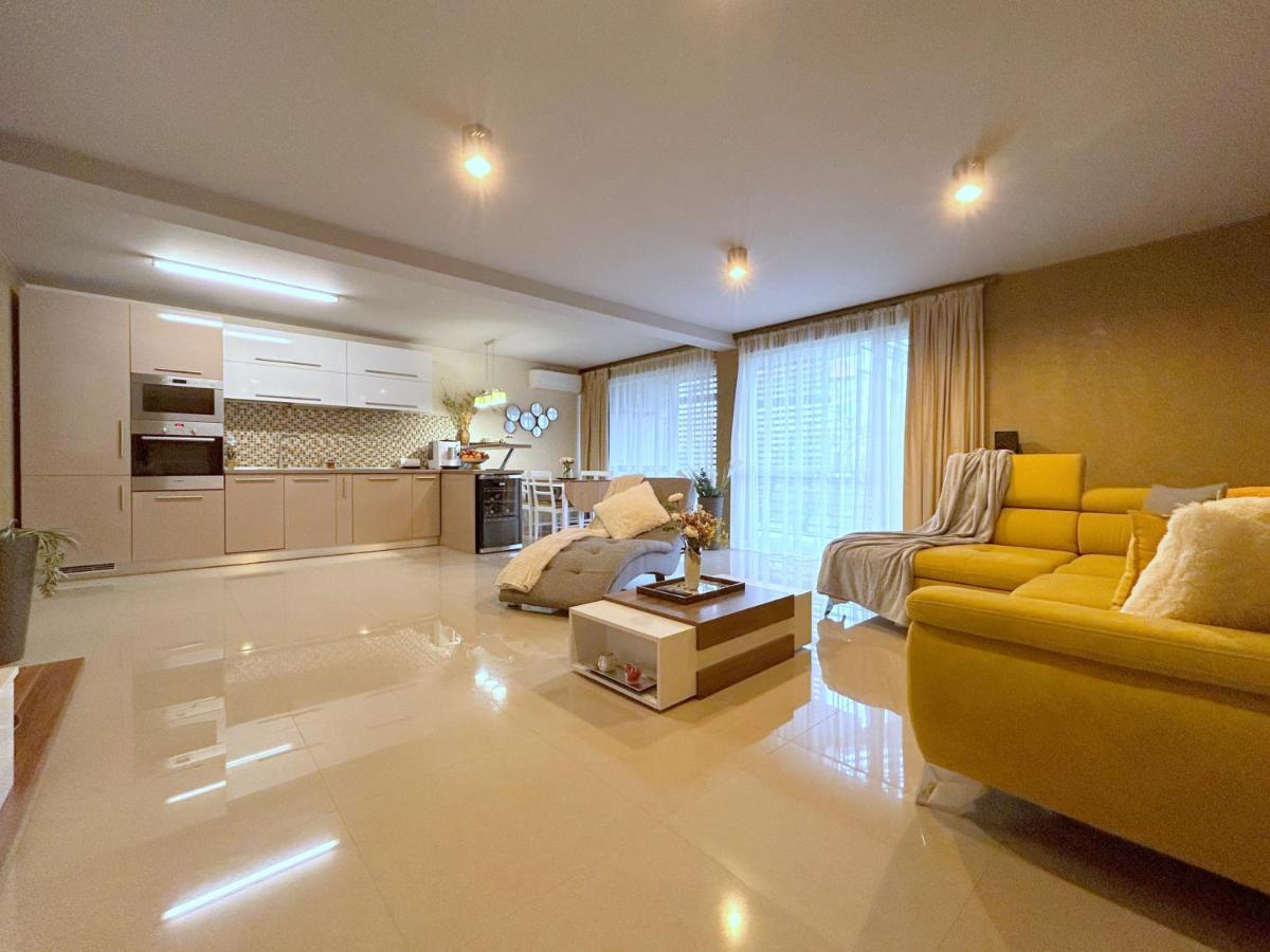 Thea Apartment Тимишоара Екстериор снимка
