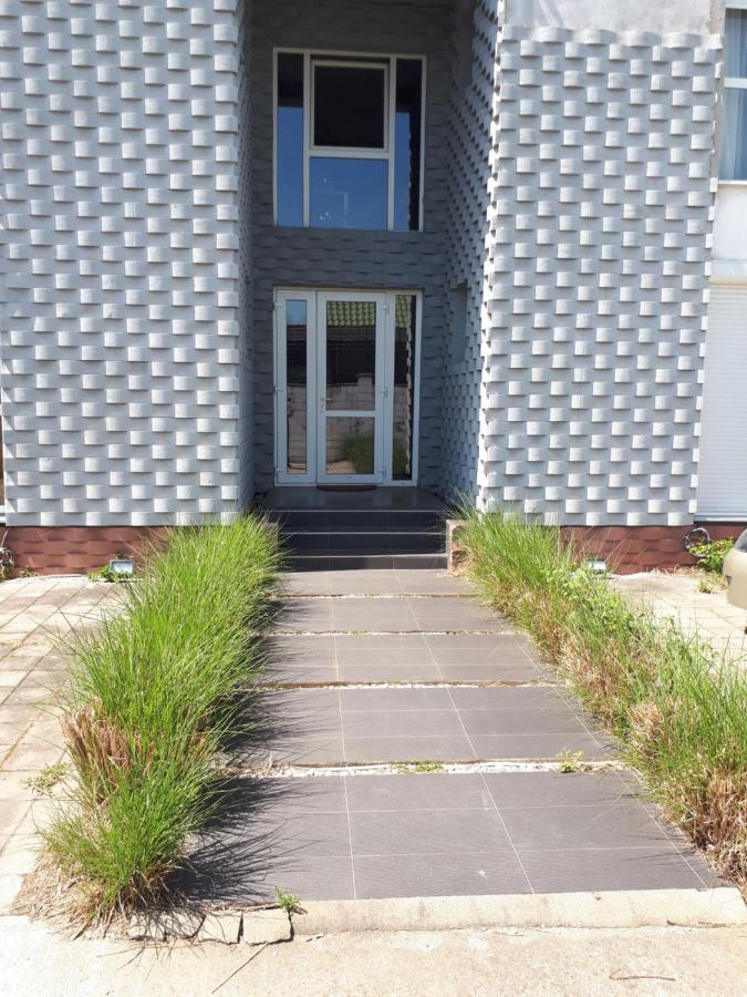 Thea Apartment Тимишоара Екстериор снимка
